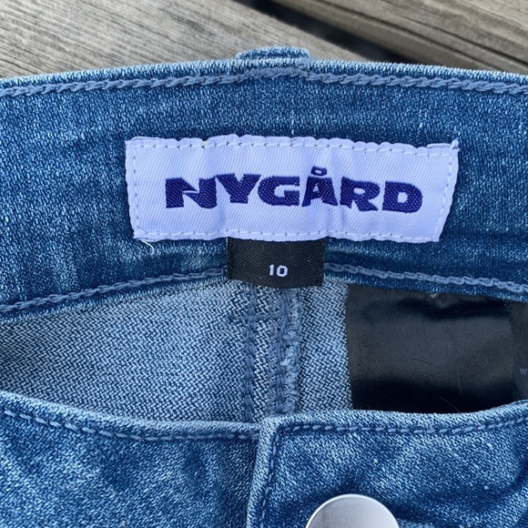Nygard Denim Crops/ Capri - Picture 4 of 7